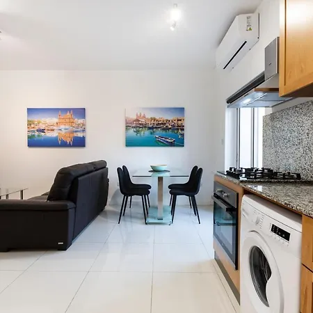 Lovely 2 Bedroom 2 *