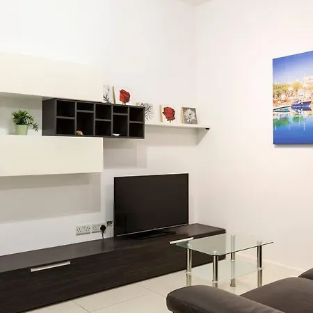 Lovely 2 Bedroom 2 * Gzira