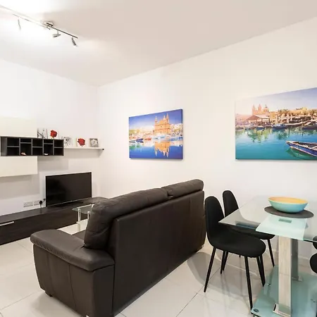 Lovely 2 Bedroom 2 *