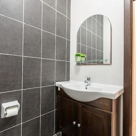 Lovely 2 Bedroom 2 Apartman *